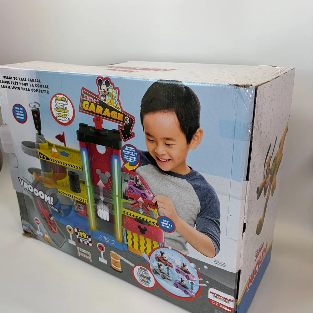 NIB Disney Junior Mickey Mouse Ready To Race Garage with‎ Color Changing Cars